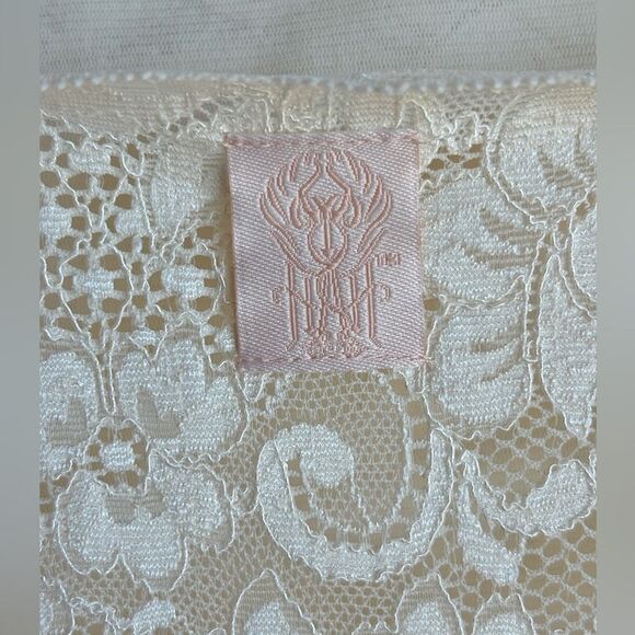 New Free People We Are Hah I Stopped It Lace Cold Shoulder Top Cream Intimates - Picture 5 of 7